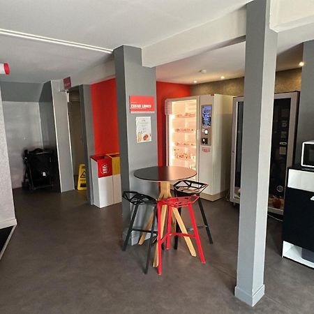 Enzo Hotels Trappes By Kyriad Direct Εξωτερικό φωτογραφία
