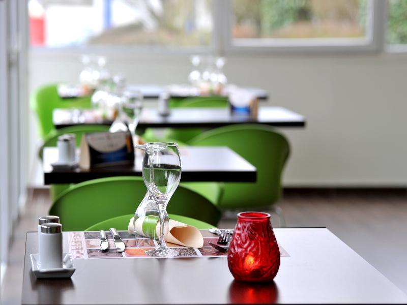 Enzo Hotels Trappes By Kyriad Direct Εξωτερικό φωτογραφία