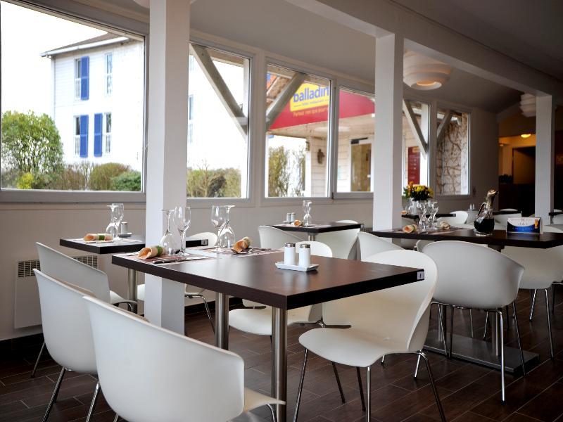 Enzo Hotels Trappes By Kyriad Direct Εξωτερικό φωτογραφία