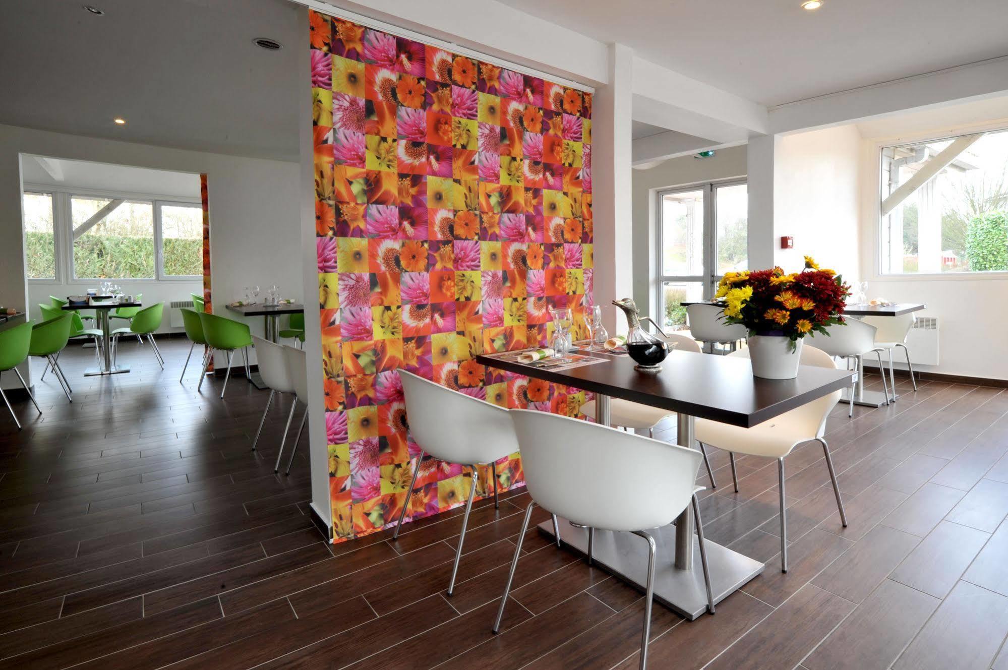 Enzo Hotels Trappes By Kyriad Direct Εξωτερικό φωτογραφία