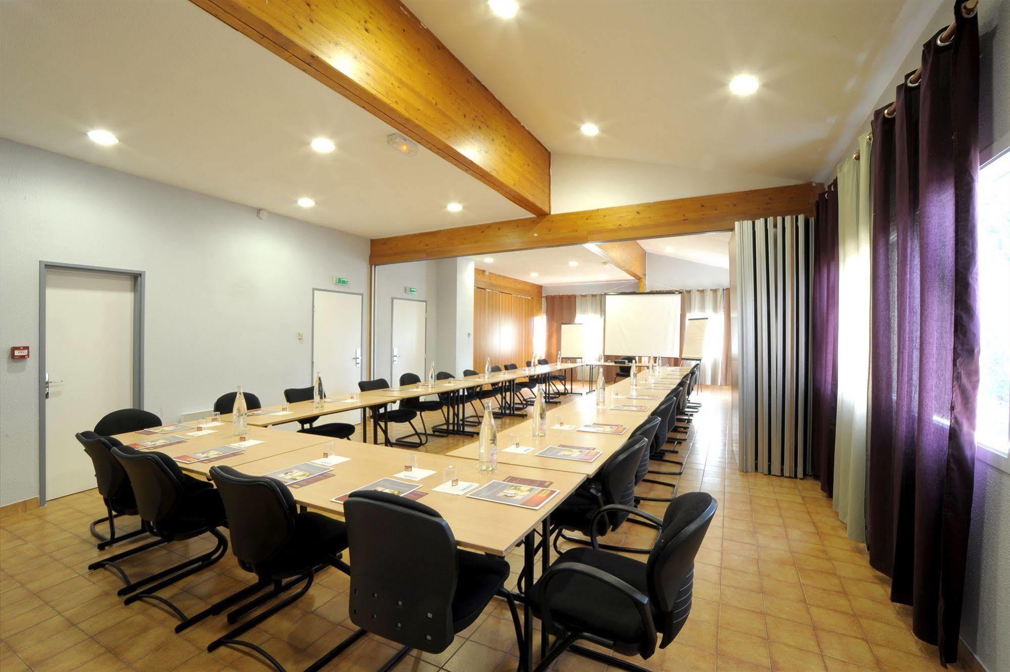 Enzo Hotels Trappes By Kyriad Direct Εξωτερικό φωτογραφία