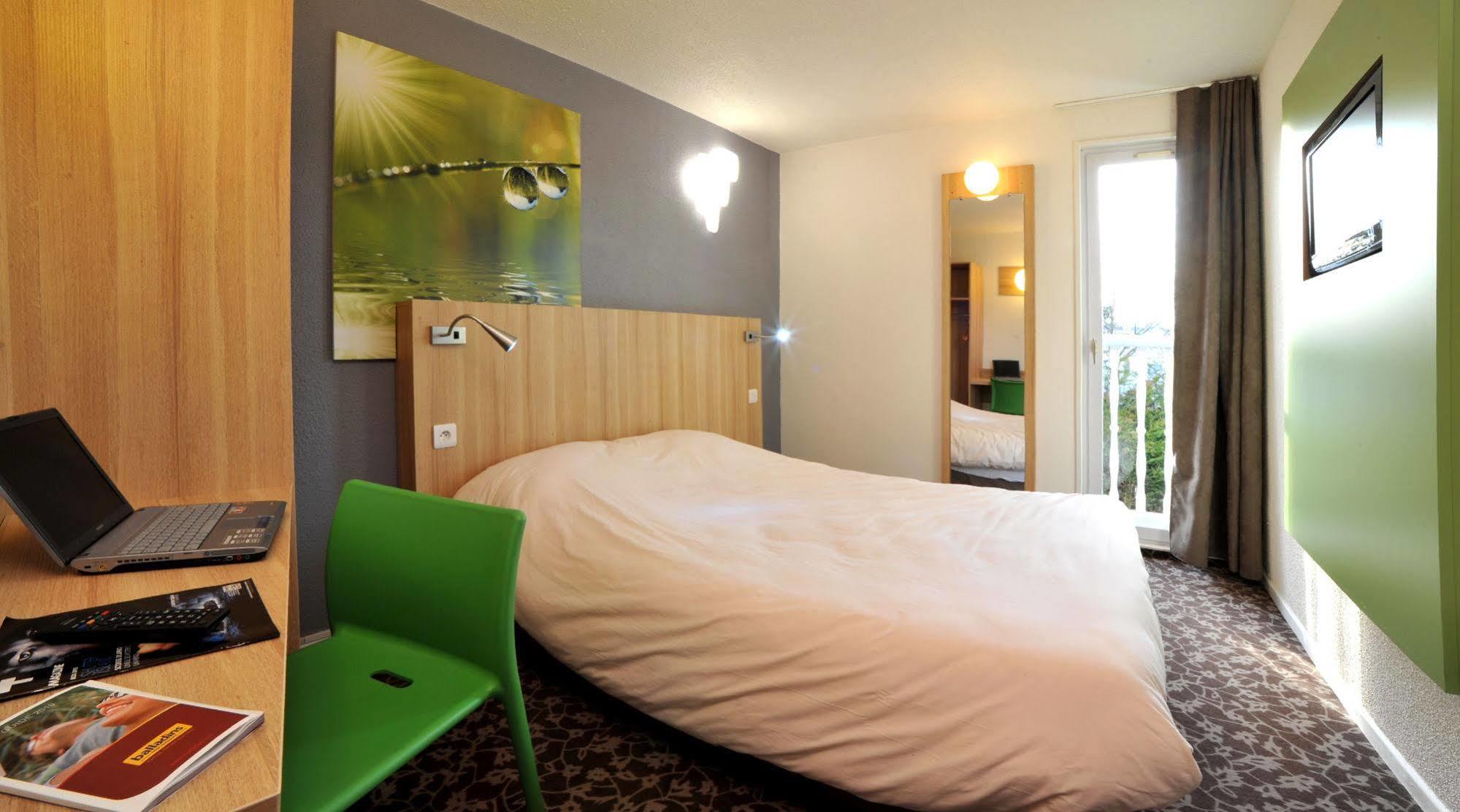 Enzo Hotels Trappes By Kyriad Direct Εξωτερικό φωτογραφία