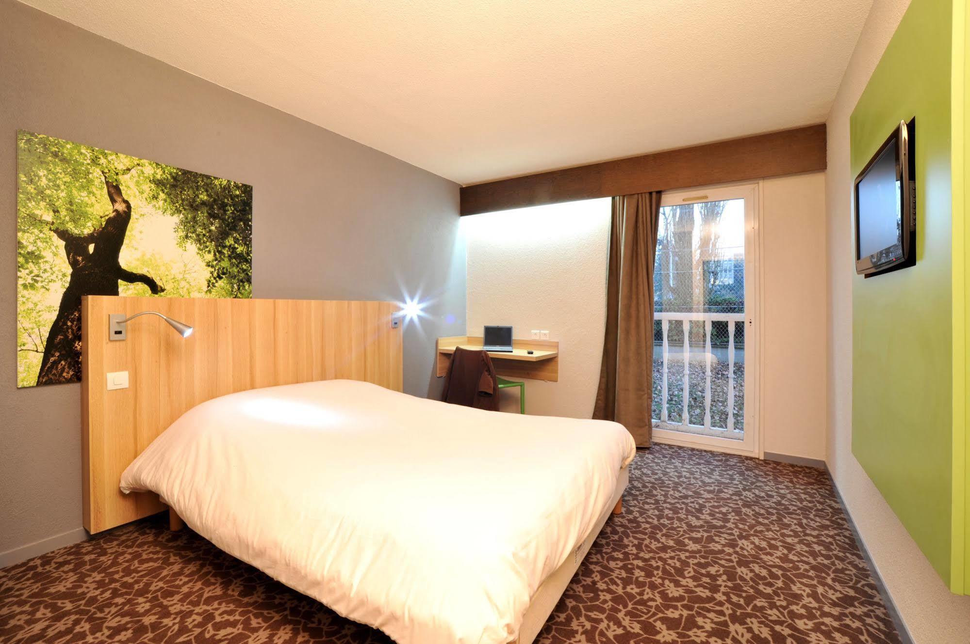 Enzo Hotels Trappes By Kyriad Direct Εξωτερικό φωτογραφία