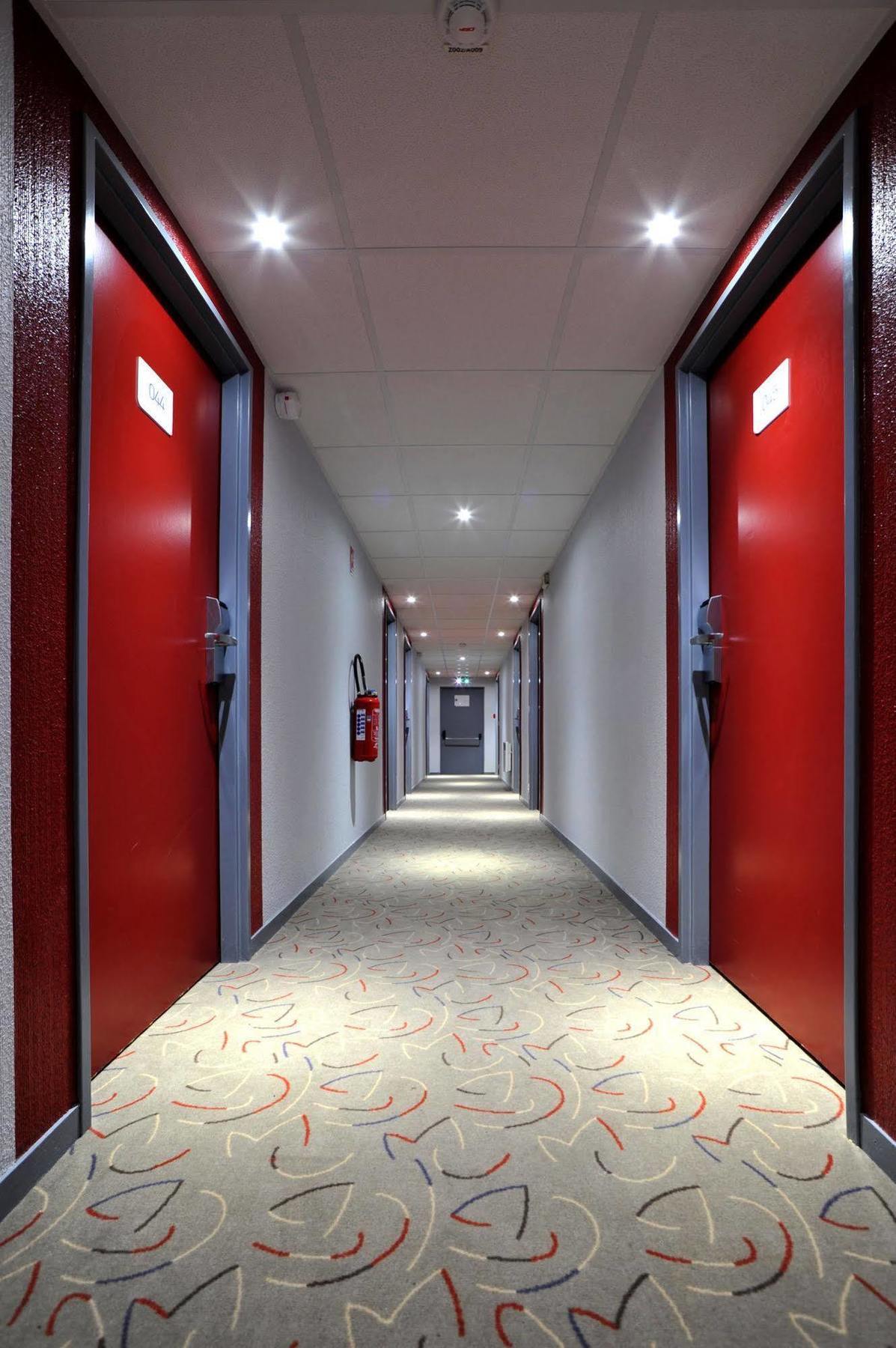 Enzo Hotels Trappes By Kyriad Direct Εξωτερικό φωτογραφία